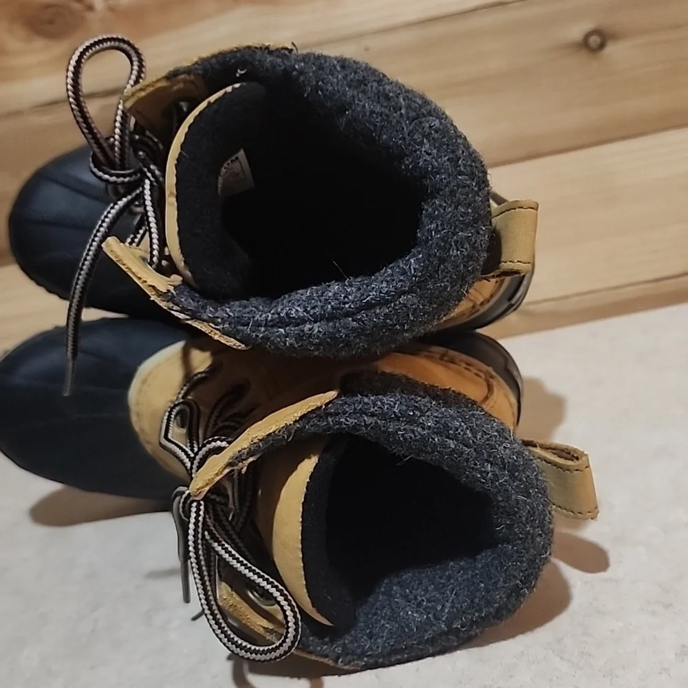 Sorel waterproof slimpack boots size 7
